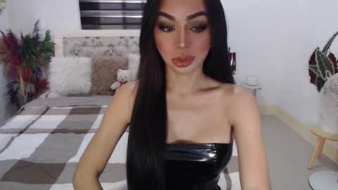Snapshot of sexenchantresstgirl chatting on 02-03-25, 03:53 Mistress Maria online show from 02-03-25, 03:53