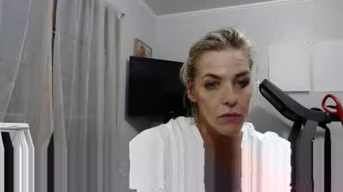 Sexi Chrisly online show from 11-16-25, 07:03