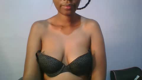 Snapshot of sexie_love chatting on 09-17-25, 01:29 Nancy online show from 09-17-25, 01:29