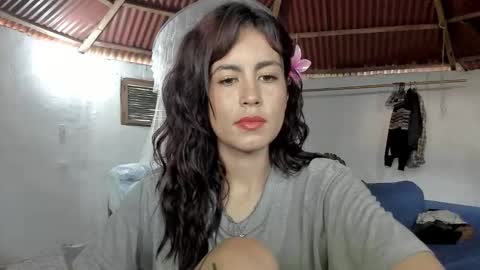         online show from 10-18-25, 03:02