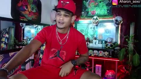 Snapshot of sexo_aharon chatting on 11-19-25, 03:17 Aharon ravelo online show from 11-19-25, 03:17