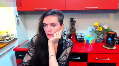 Snapshot of sexqueen1111 chatting on 01-28-25, 12:00 sexqueen1111 online show from 01-28-25, 12:00