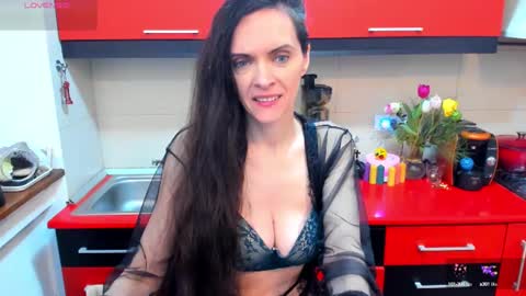 Snapshot of sexqueen1111 chatting on 02-01-25, 04:24 sexqueen1111 online show from 02-01-25, 04:24