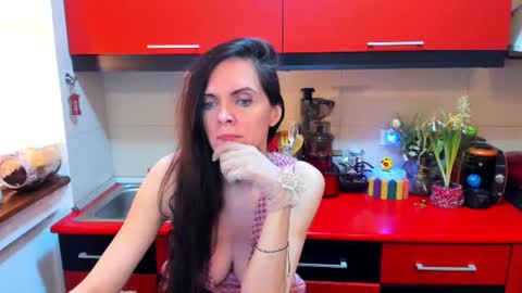 Snapshot of sexqueen1111 chatting on 02-09-25, 10:00 sexqueen1111 online show from 02-09-25, 10:00