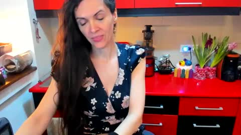 Snapshot of sexqueen1111 chatting on 02-24-25, 10:25 sexqueen1111 online show from 02-24-25, 10:25