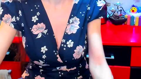 Snapshot of sexqueen1111 chatting on 02-25-25, 08:09 sexqueen1111 online show from 02-25-25, 08:09