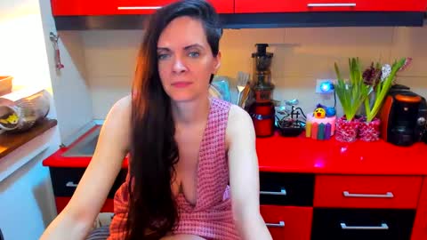 Snapshot of sexqueen1111 chatting on 02-26-25, 04:25 sexqueen1111 online show from 02-26-25, 04:25