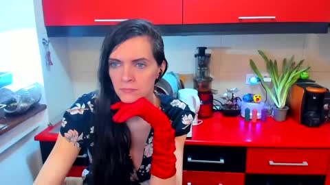 Snapshot of sexqueen1111 chatting on 03-04-25, 06:37 sexqueen1111 online show from 03-04-25, 06:37