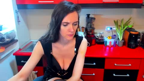 Snapshot of sexqueen1111 chatting on 03-11-25, 05:49 sexqueen1111 online show from 03-11-25, 05:49