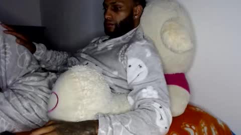 Snapshot of sexseason777 chatting on 11-13-25, 08:19 STIIV G online show from 11-13-25, 08:19