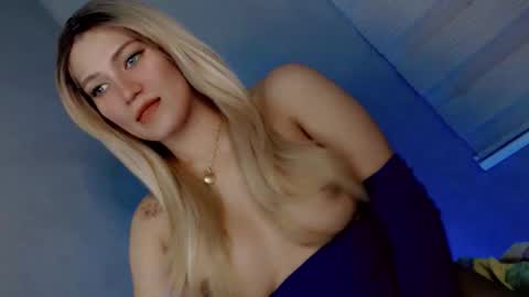 Snapshot of sexual_desire22 chatting on 10-12-25, 10:20 Britney Allen online show from 10-12-25, 10:20