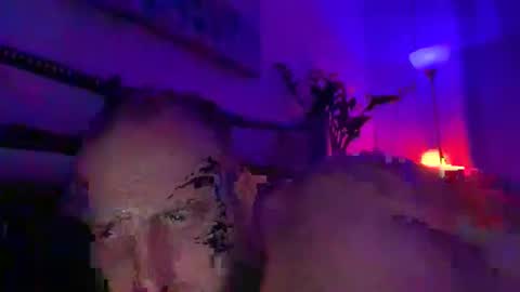 Snapshot of sexxfreak21 chatting on 12-15-25, 08:29 sexxfreak21 online show from 12-15-25, 08:29