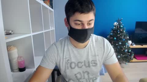 Snapshot of sexxxdickbig chatting on 12-27-24, 08:24 Tommy online show from 12-27-24, 08:24