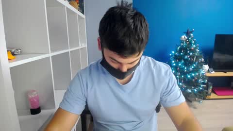 Snapshot of sexxxdickbig chatting on 12-27-24, 02:22 Tommy online show from 12-27-24, 02:22
