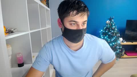 Snapshot of sexxxdickbig chatting on 12-27-24, 07:03 Tommy online show from 12-27-24, 07:03