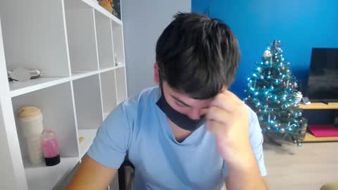 Snapshot of sexxxdickbig chatting on 12-28-24, 08:25 Tommy online show from 12-28-24, 08:25