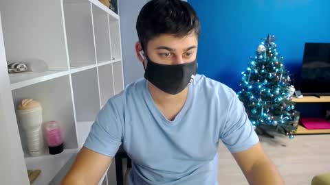 Snapshot of sexxxdickbig chatting on 12-30-24, 03:13 Tommy online show from 12-30-24, 03:13