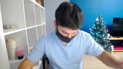 Snapshot of sexxxdickbig chatting on 12-31-24, 03:09 Tommy online show from 12-31-24, 03:09