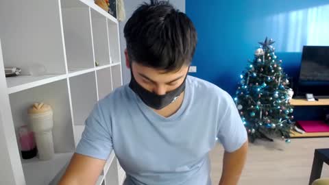 Snapshot of sexxxdickbig chatting on 01-03-25, 12:19 Tommy online show from 01-03-25, 12:19