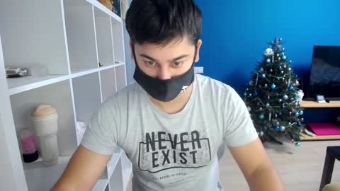 Snapshot of sexxxdickbig chatting on 01-04-25, 08:49 Tommy online show from 01-04-25, 08:49