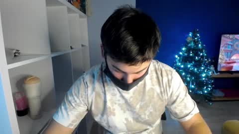 Snapshot of sexxxdickbig chatting on 01-06-25, 05:16 Tommy online show from 01-06-25, 05:16