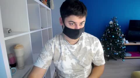 Snapshot of sexxxdickbig chatting on 01-07-25, 09:40 Tommy online show from 01-07-25, 09:40