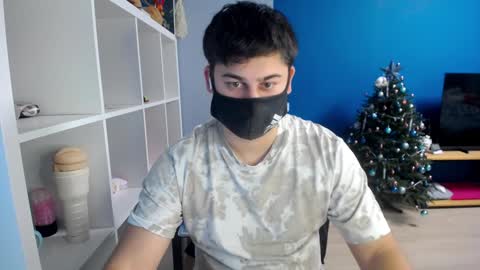 Snapshot of sexxxdickbig chatting on 01-08-25, 03:28 Tommy online show from 01-08-25, 03:28
