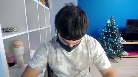 Snapshot of sexxxdickbig chatting on 01-08-25, 07:13 Tommy online show from 01-08-25, 07:13