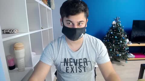 Snapshot of sexxxdickbig chatting on 01-09-25, 08:22 Tommy online show from 01-09-25, 08:22