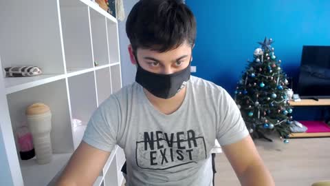 Snapshot of sexxxdickbig chatting on 01-10-25, 10:17 Tommy online show from 01-10-25, 10:17