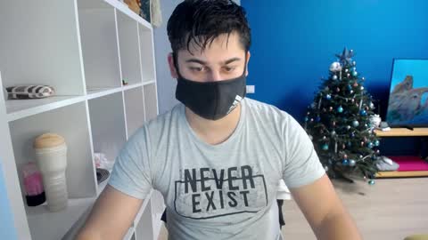 Snapshot of sexxxdickbig chatting on 01-10-25, 06:06 Tommy online show from 01-10-25, 06:06