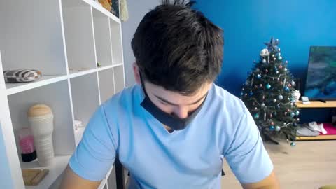 Snapshot of sexxxdickbig chatting on 01-12-25, 07:53 Tommy online show from 01-12-25, 07:53