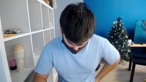 Snapshot of sexxxdickbig chatting on 01-14-25, 09:13 Tommy online show from 01-14-25, 09:13