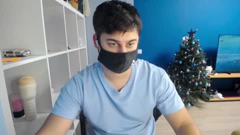 Snapshot of sexxxdickbig chatting on 01-14-25, 03:04 Tommy online show from 01-14-25, 03:04
