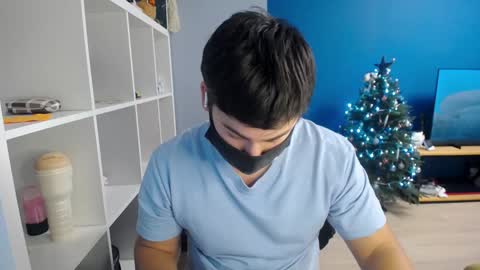Snapshot of sexxxdickbig chatting on 01-14-25, 08:26 Tommy online show from 01-14-25, 08:26