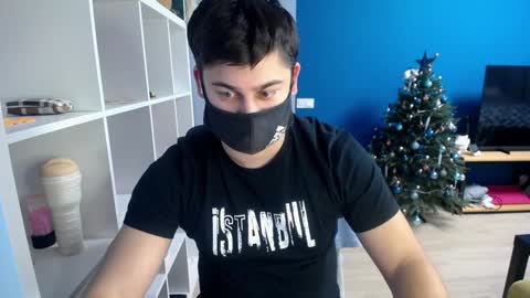 Snapshot of sexxxdickbig chatting on 01-15-25, 02:13 Tommy online show from 01-15-25, 02:13