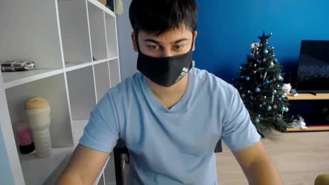 Snapshot of sexxxdickbig chatting on 01-16-25, 09:16 Tommy online show from 01-16-25, 09:16