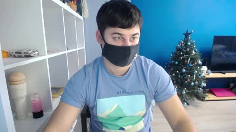 Snapshot of sexxxdickbig chatting on 01-18-25, 09:02 Tommy online show from 01-18-25, 09:02