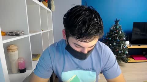 Snapshot of sexxxdickbig chatting on 01-18-25, 03:38 Tommy online show from 01-18-25, 03:38