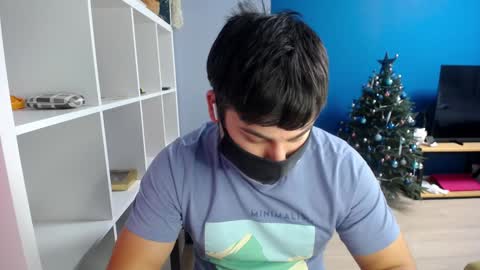 Snapshot of sexxxdickbig chatting on 01-19-25, 07:37 Tommy online show from 01-19-25, 07:37