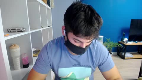 Snapshot of sexxxdickbig chatting on 01-20-25, 08:40 Tommy online show from 01-20-25, 08:40
