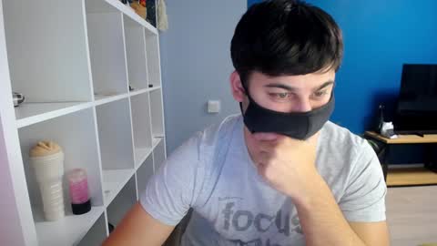 Snapshot of sexxxdickbig chatting on 01-22-25, 07:24 Tommy online show from 01-22-25, 07:24