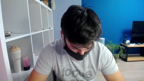 Snapshot of sexxxdickbig chatting on 01-23-25, 08:24 Tommy online show from 01-23-25, 08:24
