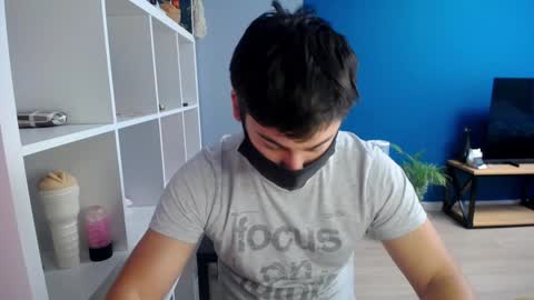 Snapshot of sexxxdickbig chatting on 01-24-25, 08:34 Tommy online show from 01-24-25, 08:34