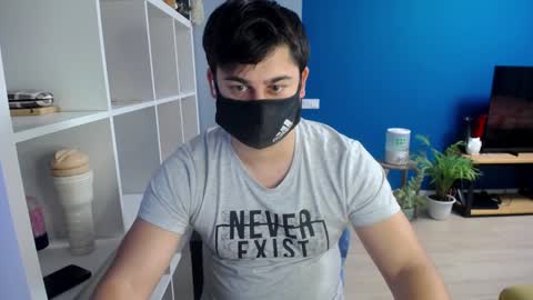 Snapshot of sexxxdickbig chatting on 02-03-25, 03:49 Tommy online show from 02-03-25, 03:49