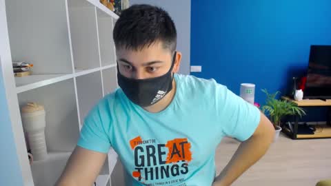 Snapshot of sexxxdickbig chatting on 02-08-25, 04:04 Tommy online show from 02-08-25, 04:04