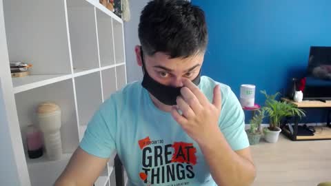 Snapshot of sexxxdickbig chatting on 02-10-25, 07:15 Tommy online show from 02-10-25, 07:15