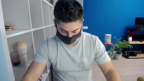 Snapshot of sexxxdickbig chatting on 02-10-25, 03:21 Tommy online show from 02-10-25, 03:21