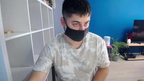 Snapshot of sexxxdickbig chatting on 02-12-25, 07:02 Tommy online show from 02-12-25, 07:02