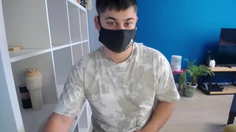 Snapshot of sexxxdickbig chatting on 02-13-25, 08:48 Tommy online show from 02-13-25, 08:48